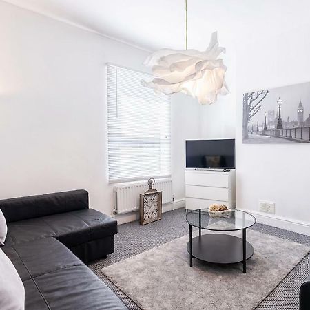 The Urban Apartment Doncaster Bagian luar foto